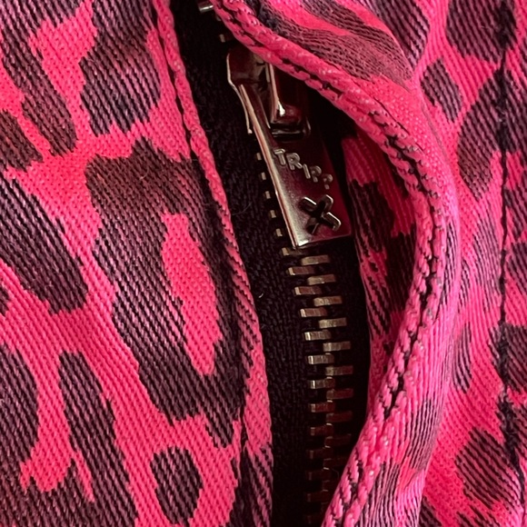 Tripp NYC Pink Animal Print Capri Pants, Size 9 Juniors - Picture 5 of 11